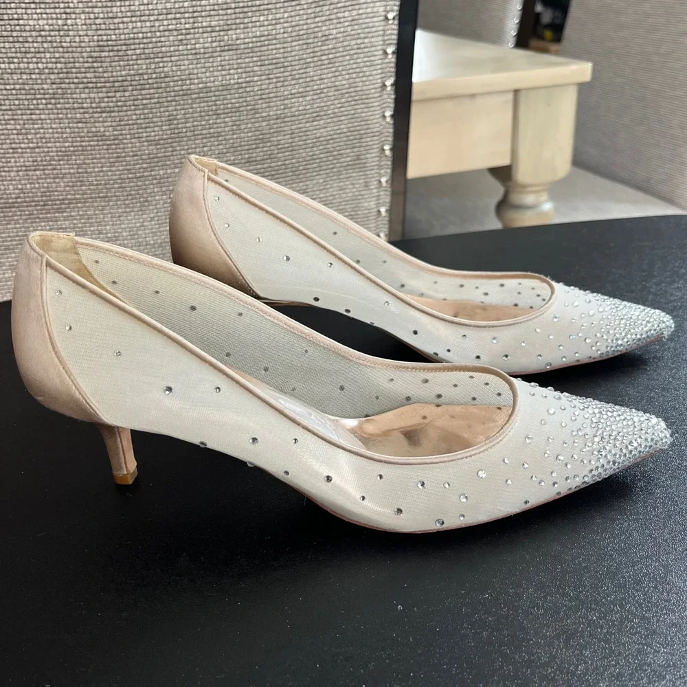 Badgley Mischka Women Ivory Satin Mesh Rhinestone Kitten Heel Pumps Size 8.5